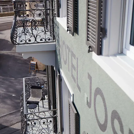 Отель Boutique Josef
