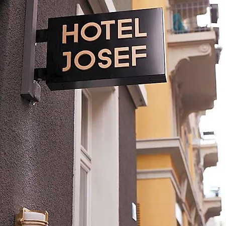 Otel Boutique Josef 3*