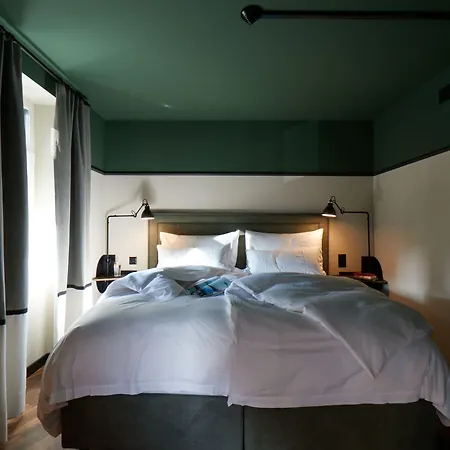 Boutique Josef Hotel 3*